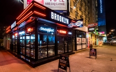 BROOKLYN Restaurant & Bar